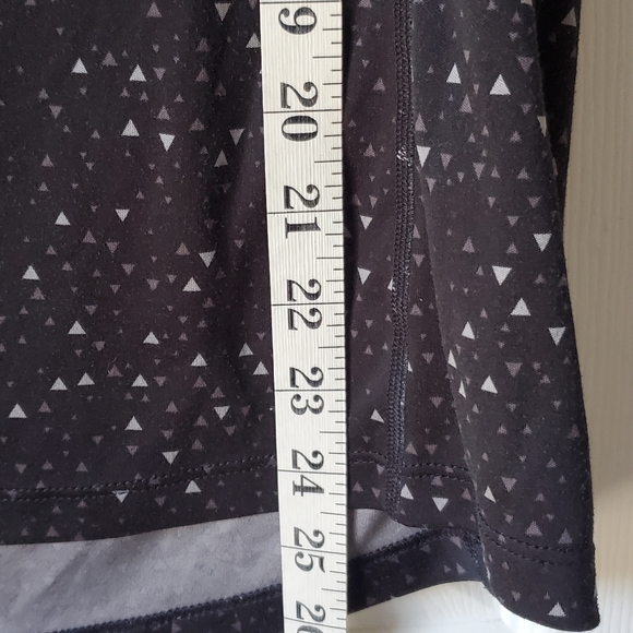 Nike Running Dri-Fit v-neck Tshirt. Black. Large. - Picture 3 of 8